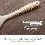 Die Schöpfkelle im Hoffmann Design überzeugt durch ihre elegante Formgebung und durchdachte Funktionalität – ideal zum stilvollen Servieren von Suppen, Saucen und Eintöpfen.