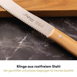 Das Buckelsmesser mit Griff aus Buchenholz und Klinge aus rostfreiem Stahl ist der zeitlose Klassiker für dein Frühstücksbrett.

